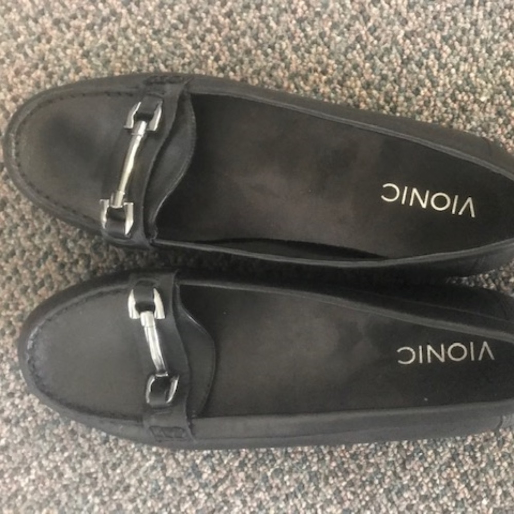 Vionic Black Loafer Size 8